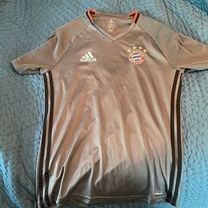 Used Bayern Munich Training top.
